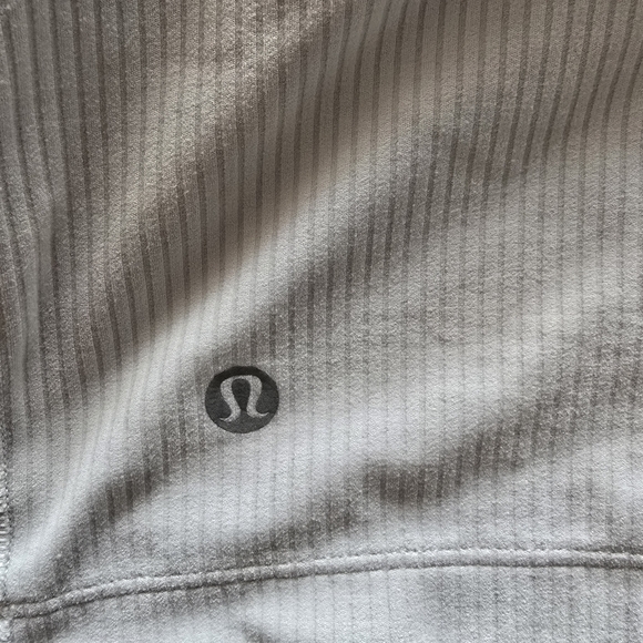 Lululemon Asymmetrical Ribbed Ivory Cropped Top Sz 8 - Picture 4 of 5